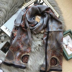 Floral pattern scarf